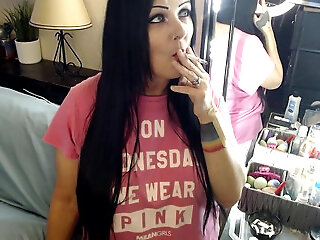 Pretty Milf Natural Smoking