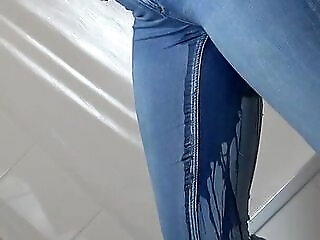 Wet And Happy Jeanspiss - Uncut!