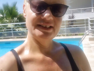 Exhib At The Pool
